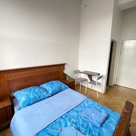 Oliwka Hostel Varsovie Extérieur photo