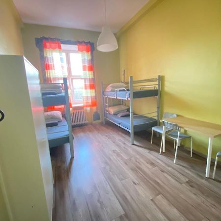 Oliwka Hostel Varsovie Extérieur photo