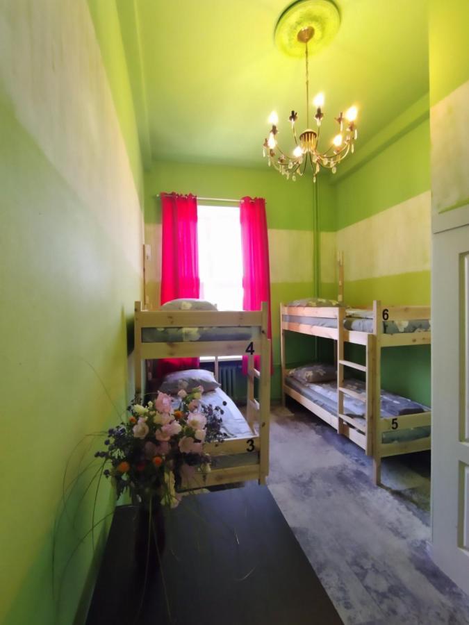 Oliwka Hostel Varsovie Extérieur photo