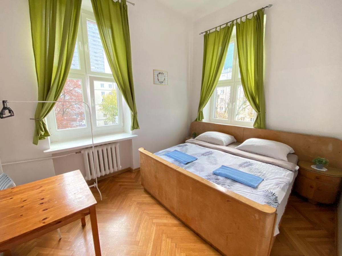 Oliwka Hostel Varsovie Extérieur photo