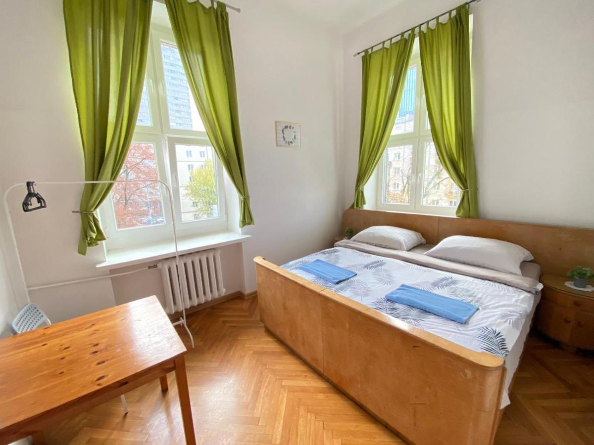 Oliwka Hostel Varsovie Extérieur photo