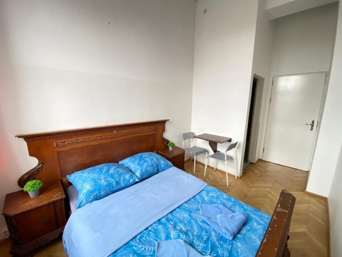 Oliwka Hostel Varsovie Extérieur photo